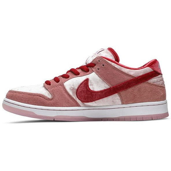Dunk SB Low – Strange Love Skateboards